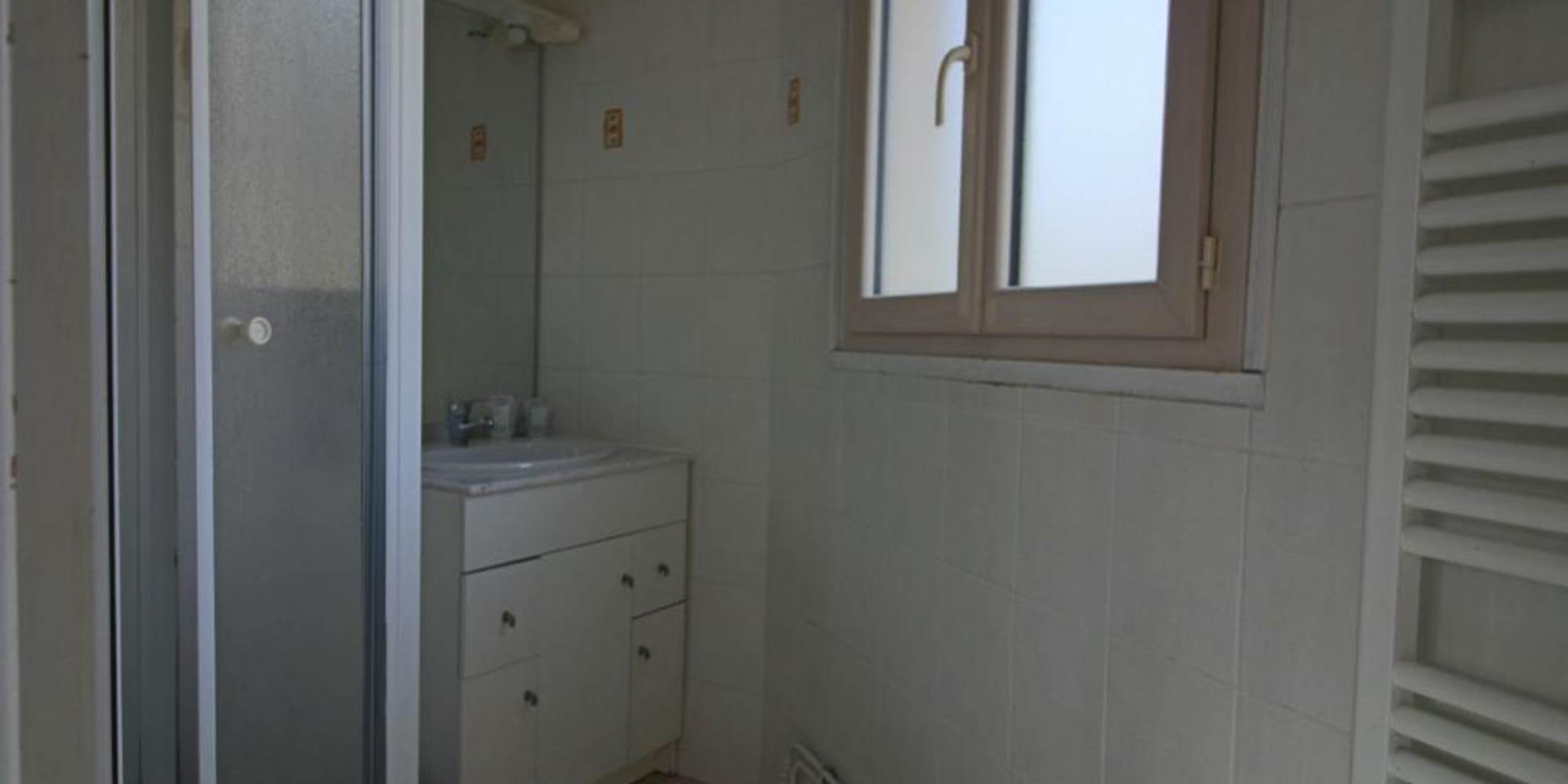 Au_Val_Dore_La_Bourboule_Chambre_Quadruple_SdB