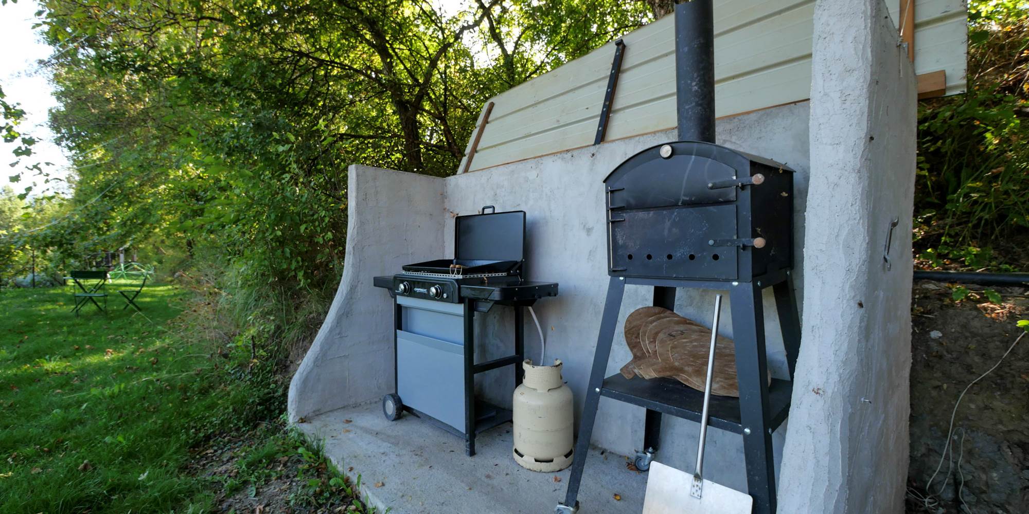 Espace plancha et four à pizza