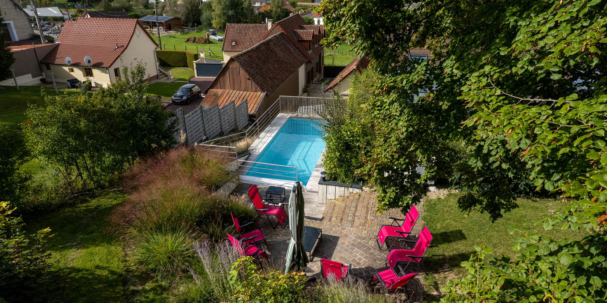 vue de la piscine et de la vallée de la TRIE