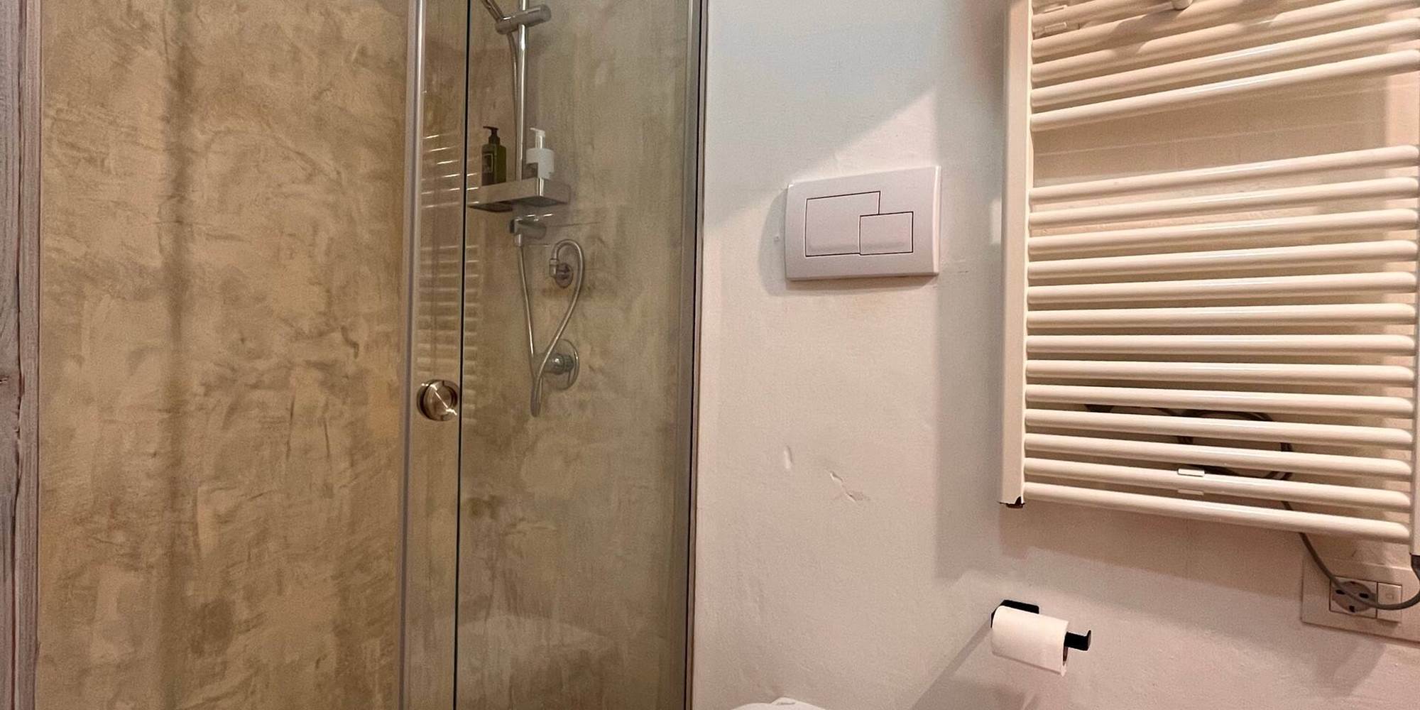 e30394ba-e5fa-42eb-9154-94cbb8030a02 2