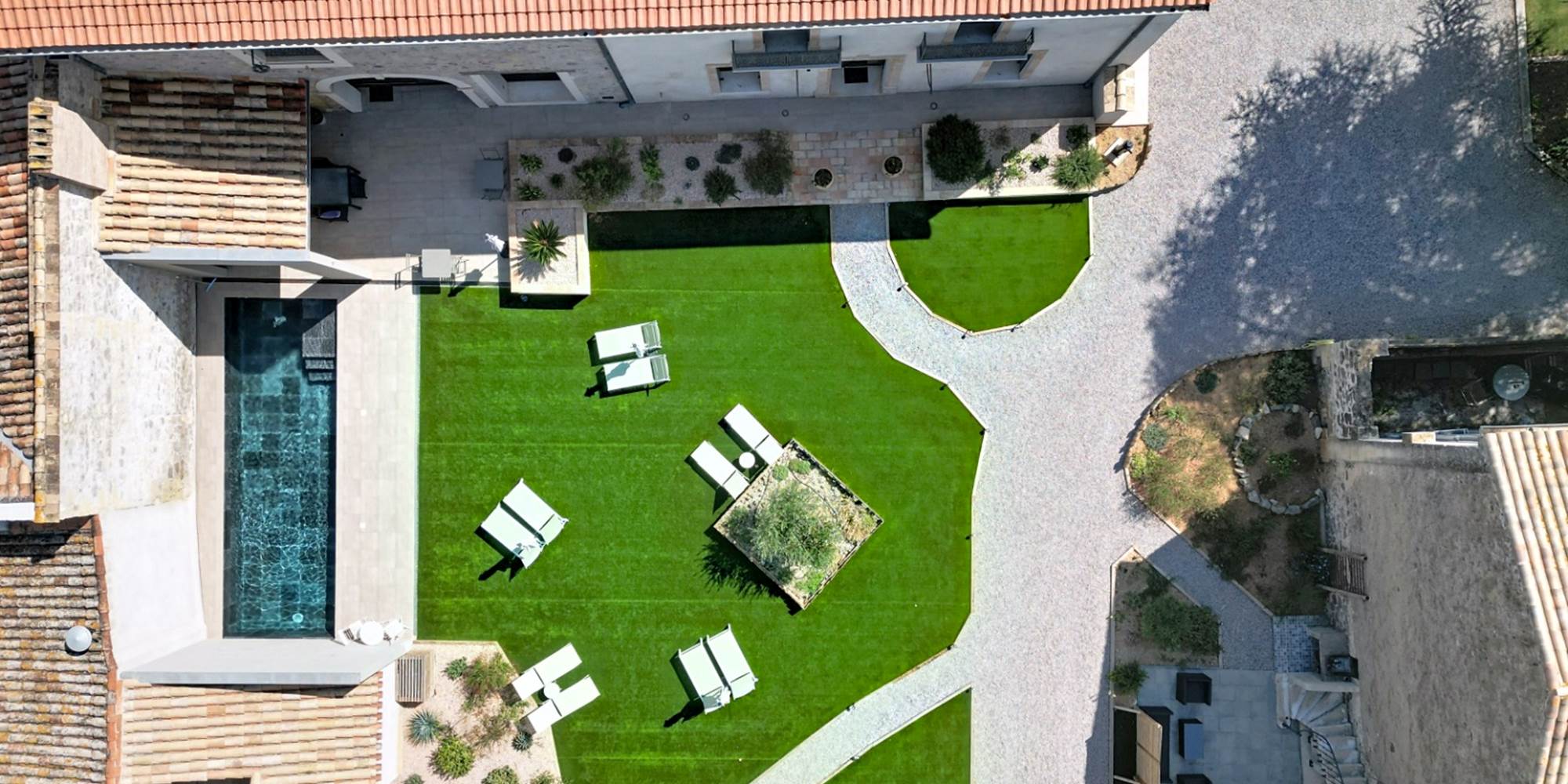 gites-de-monte-blanco-montblanc-herault-vue-aerienne-domaine