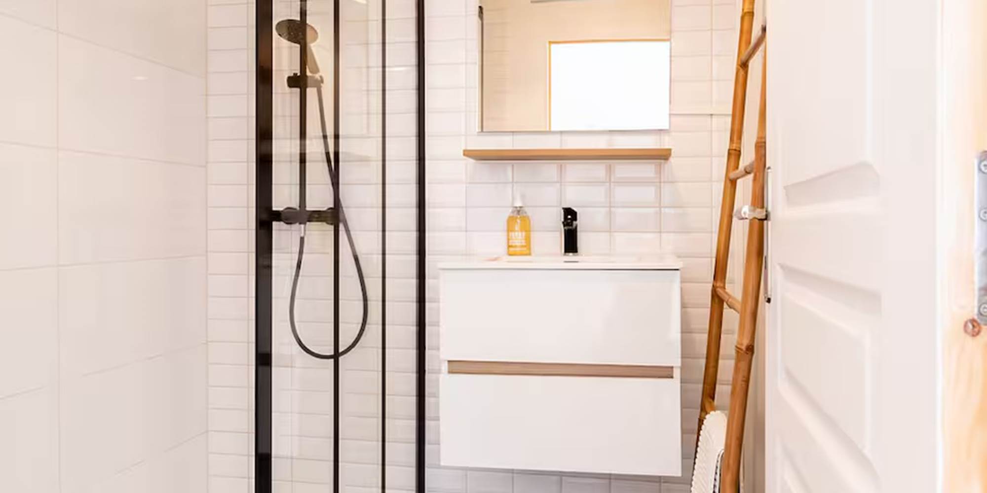 a1ba8e6c-0d68-4039-93e2-1050ac6fb554