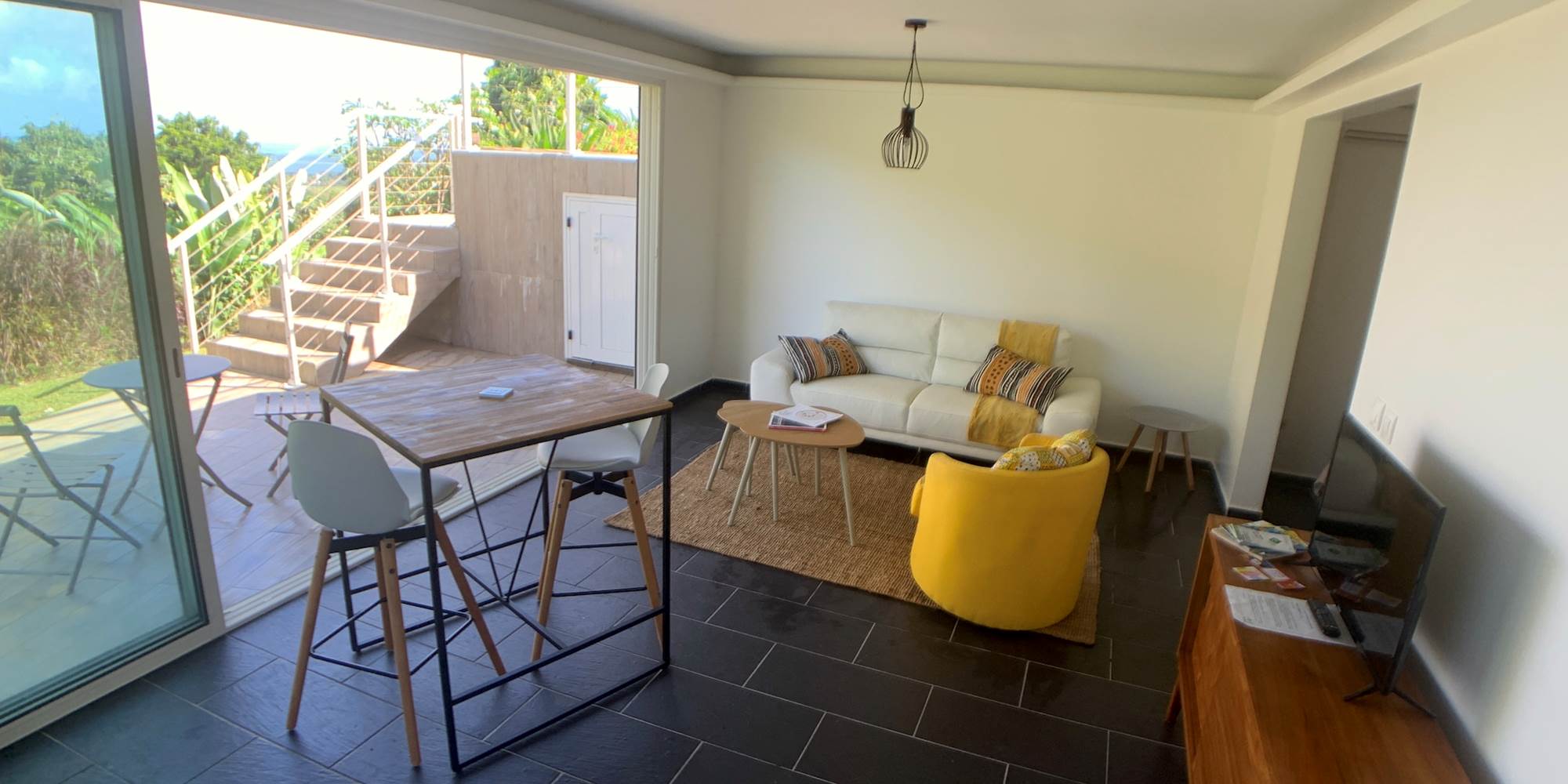 Sejour ouvert sur la terrasse