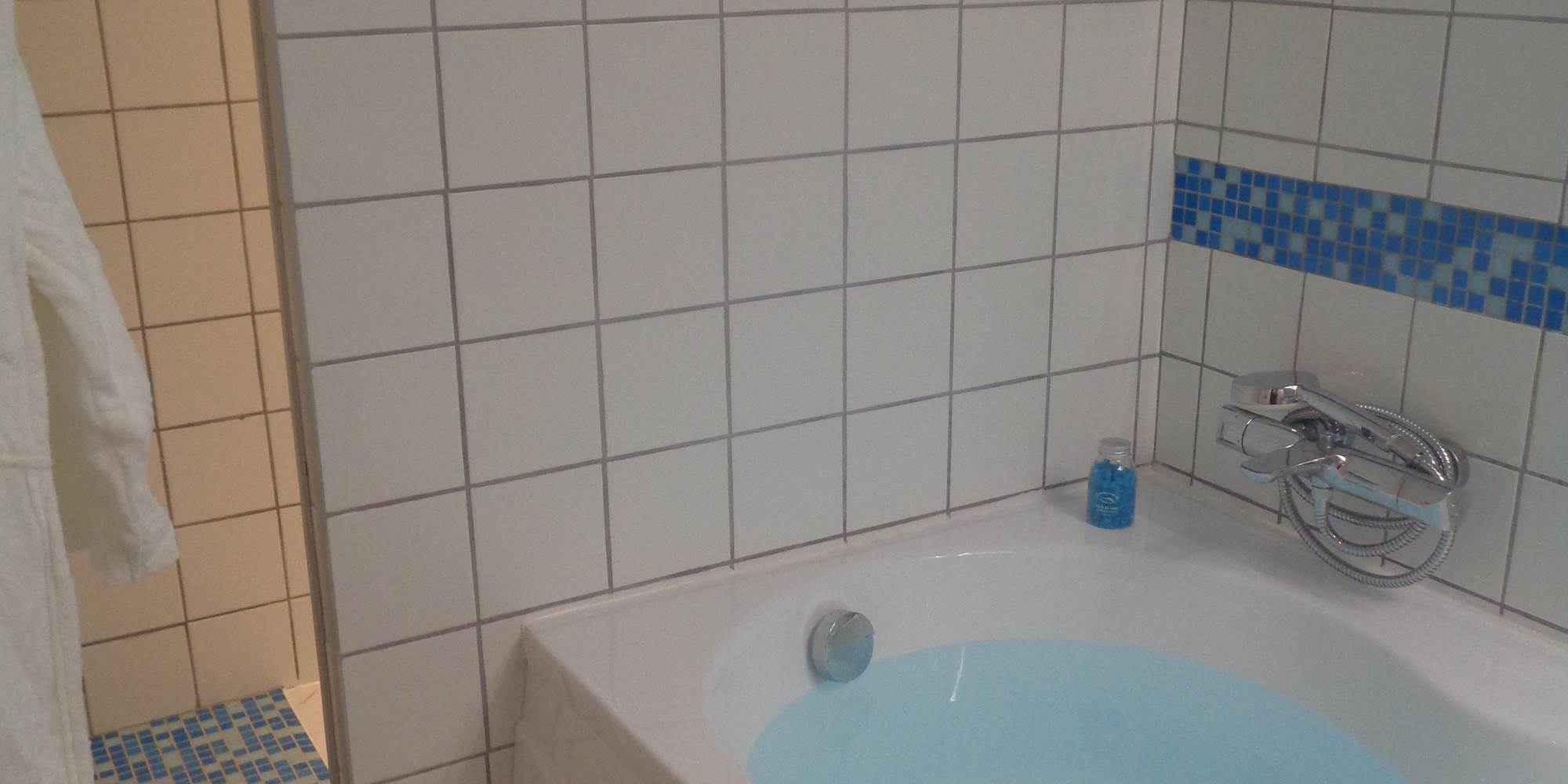 la baignoire de la chambre myosotis