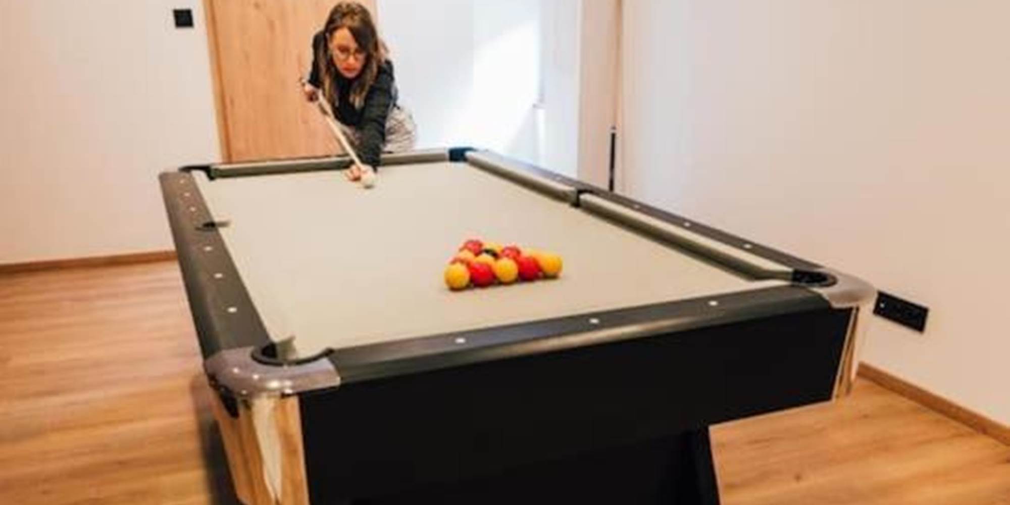 GITE-LA-RUINE-Billard-presta