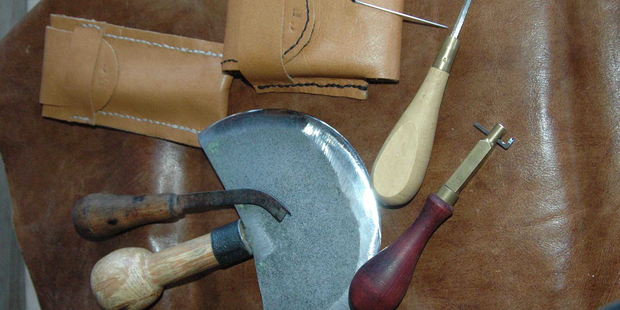 Le cuir et ses outils