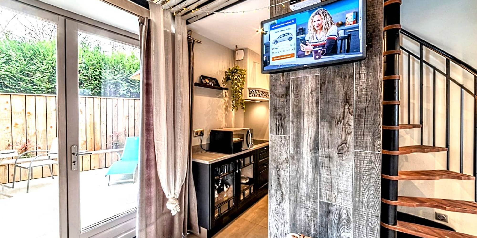 la terrasse et la cuisine