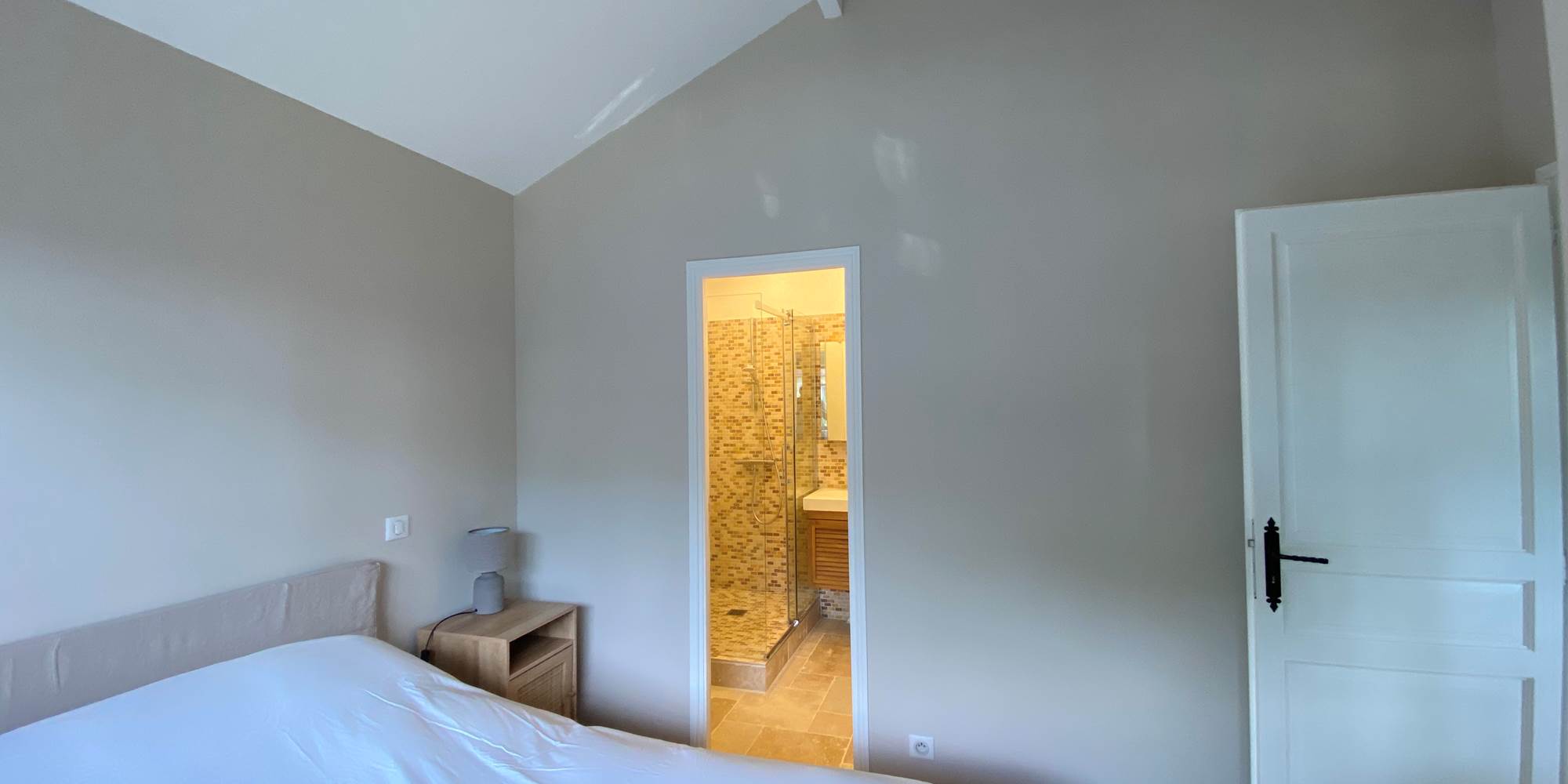 chambre gite - salle de bains