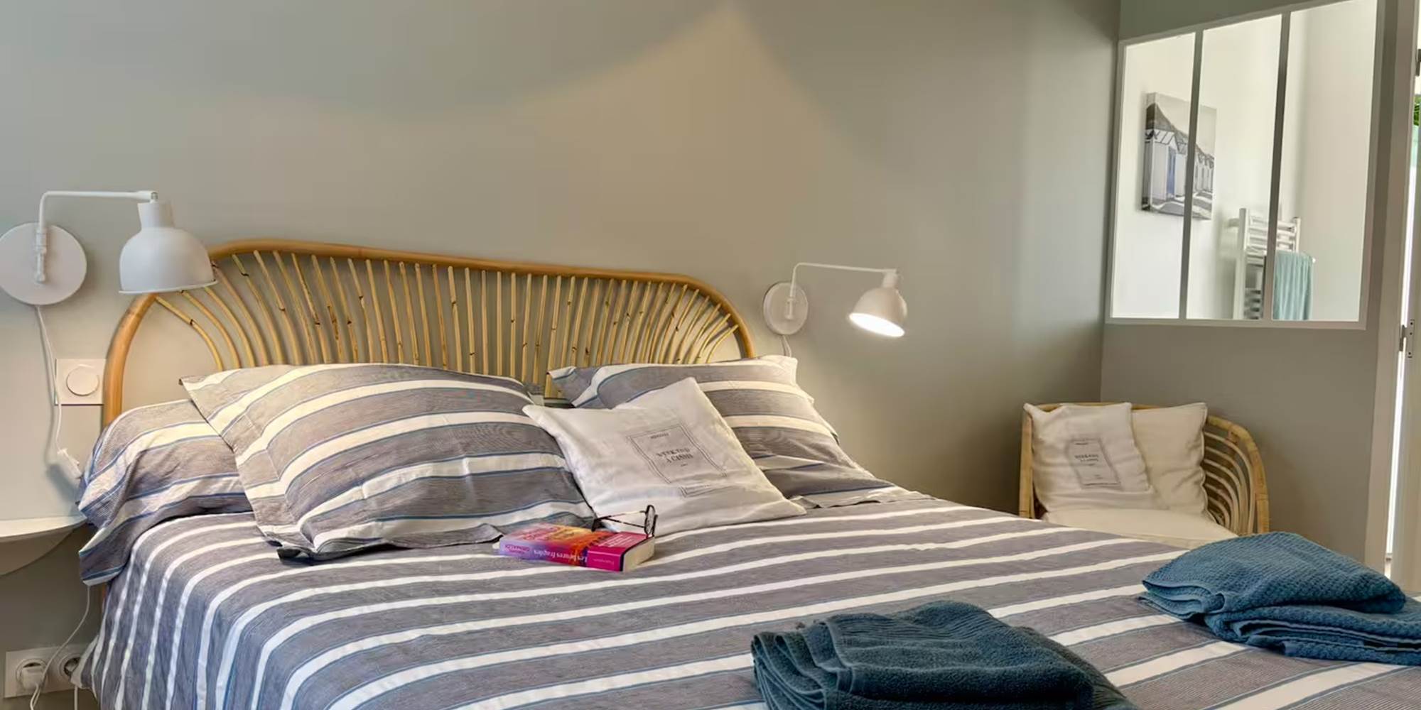 Maison Tantôt - suite parentale, lit double, salle de bain, wc, dressing