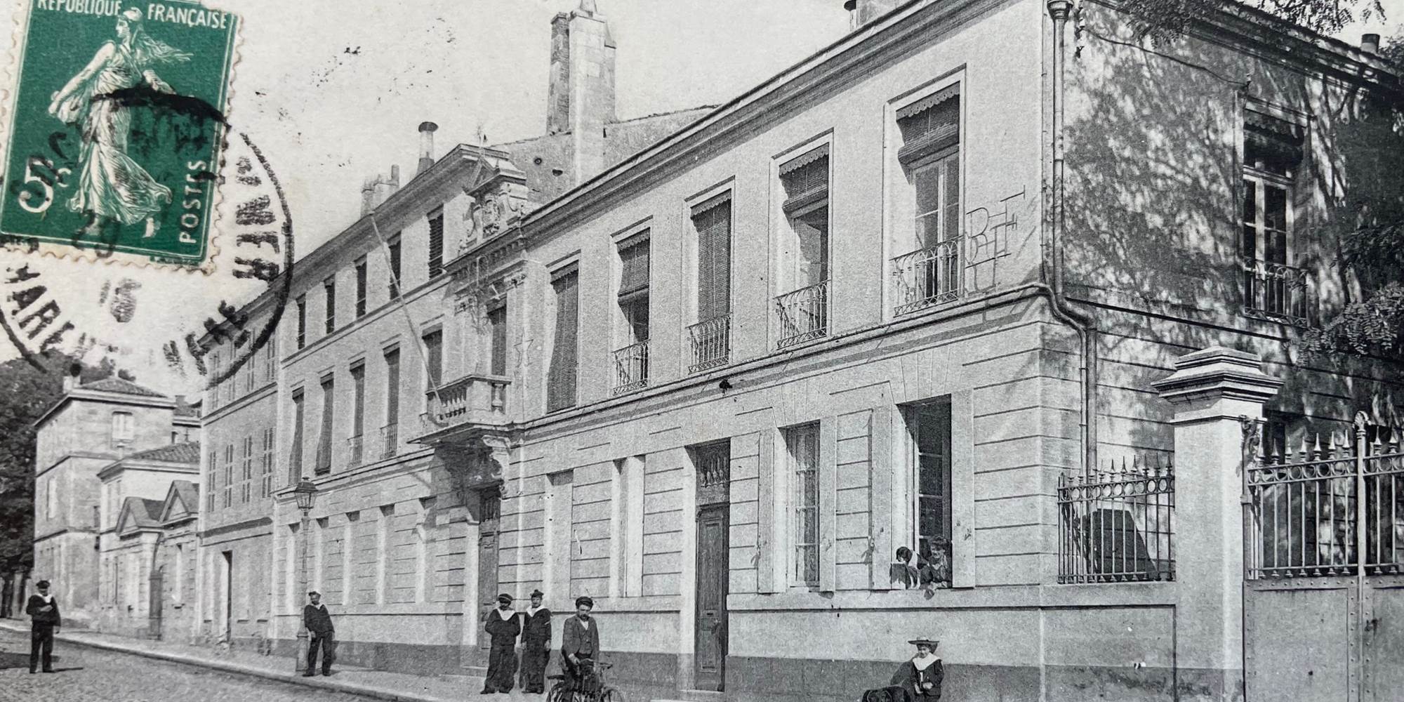 location tourisme et cure ancienne sous préfecture près maison Pierre Loti à Rochefort sur mer