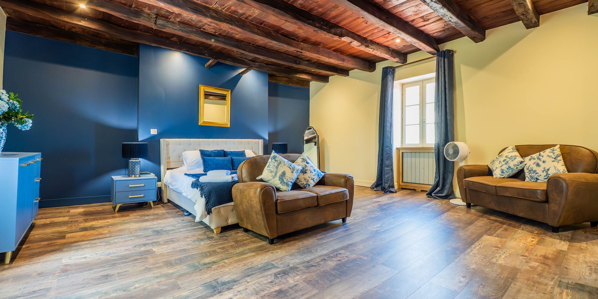 Blue room 4