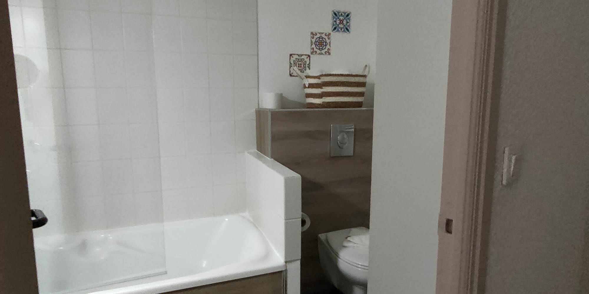 Au_Val_Dore_La_Bourboule_Chambre.Familiale.SdB