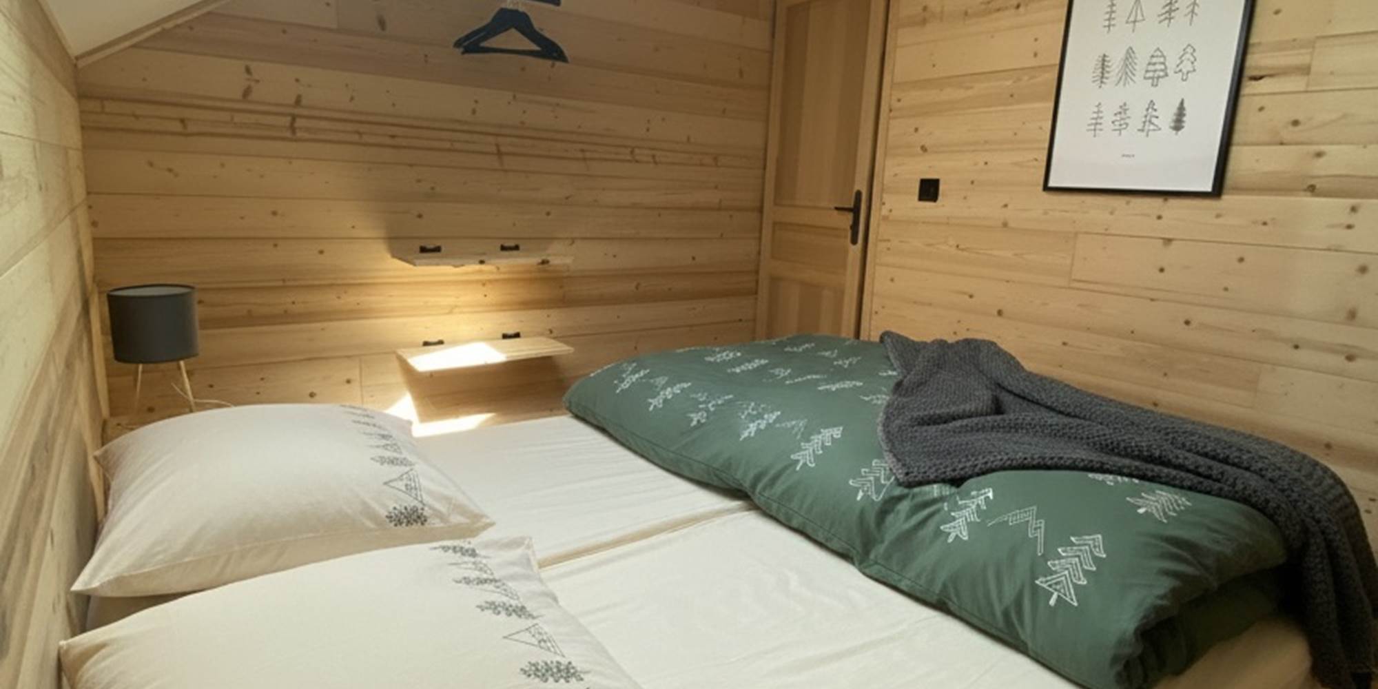 Chambre avec deux lits simple