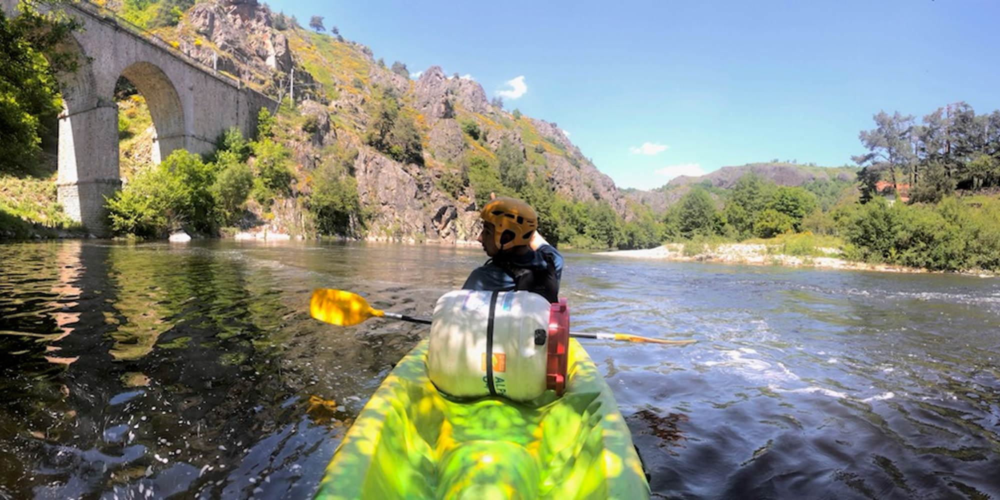 Canoë kayak dans les gorges de l'Allier