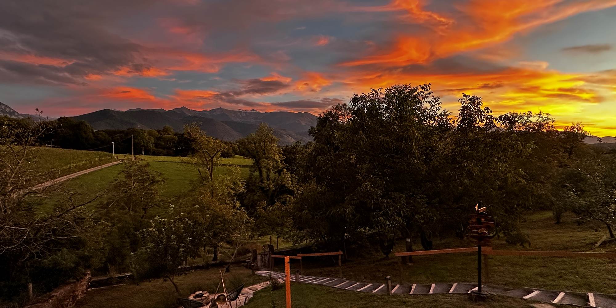Sublime coucher de soleil d'été