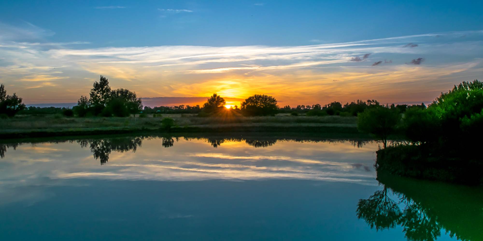lac camping sunset