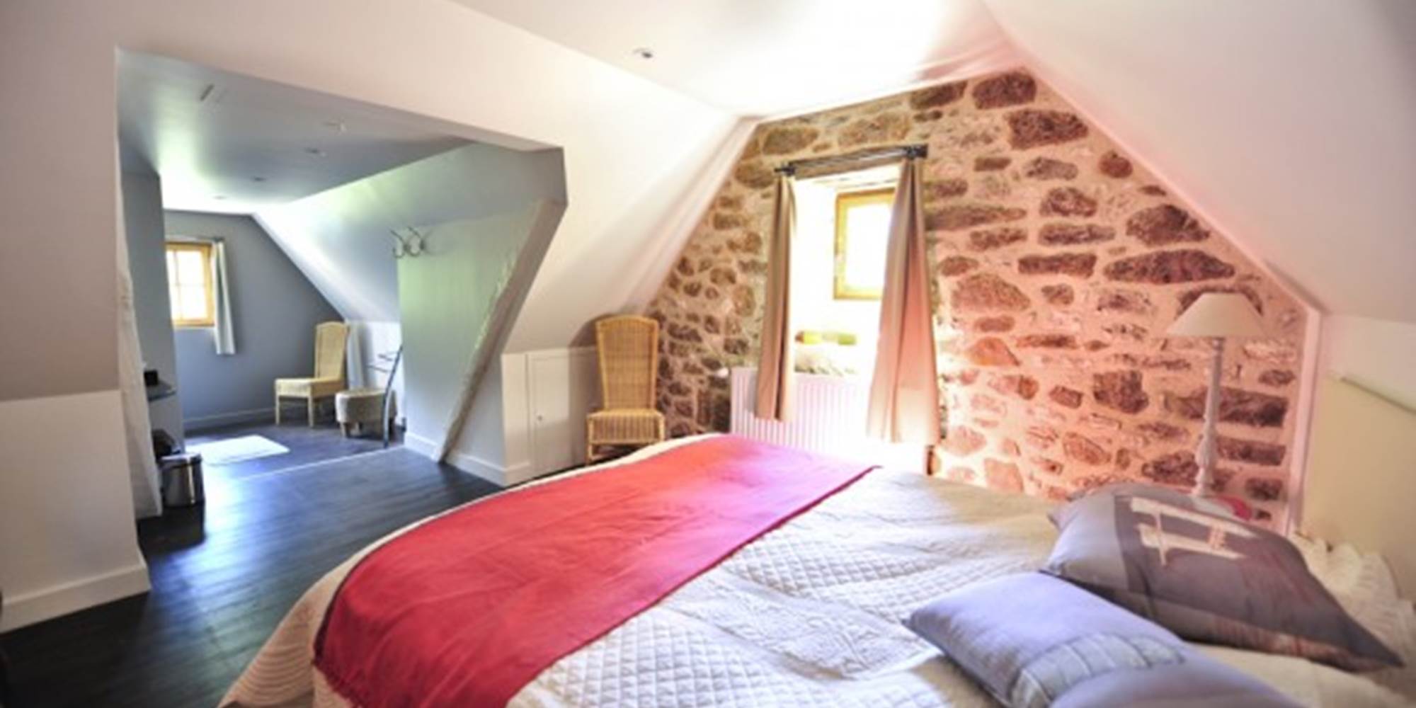 Chambre étage avec sa salle de bain/wc privée