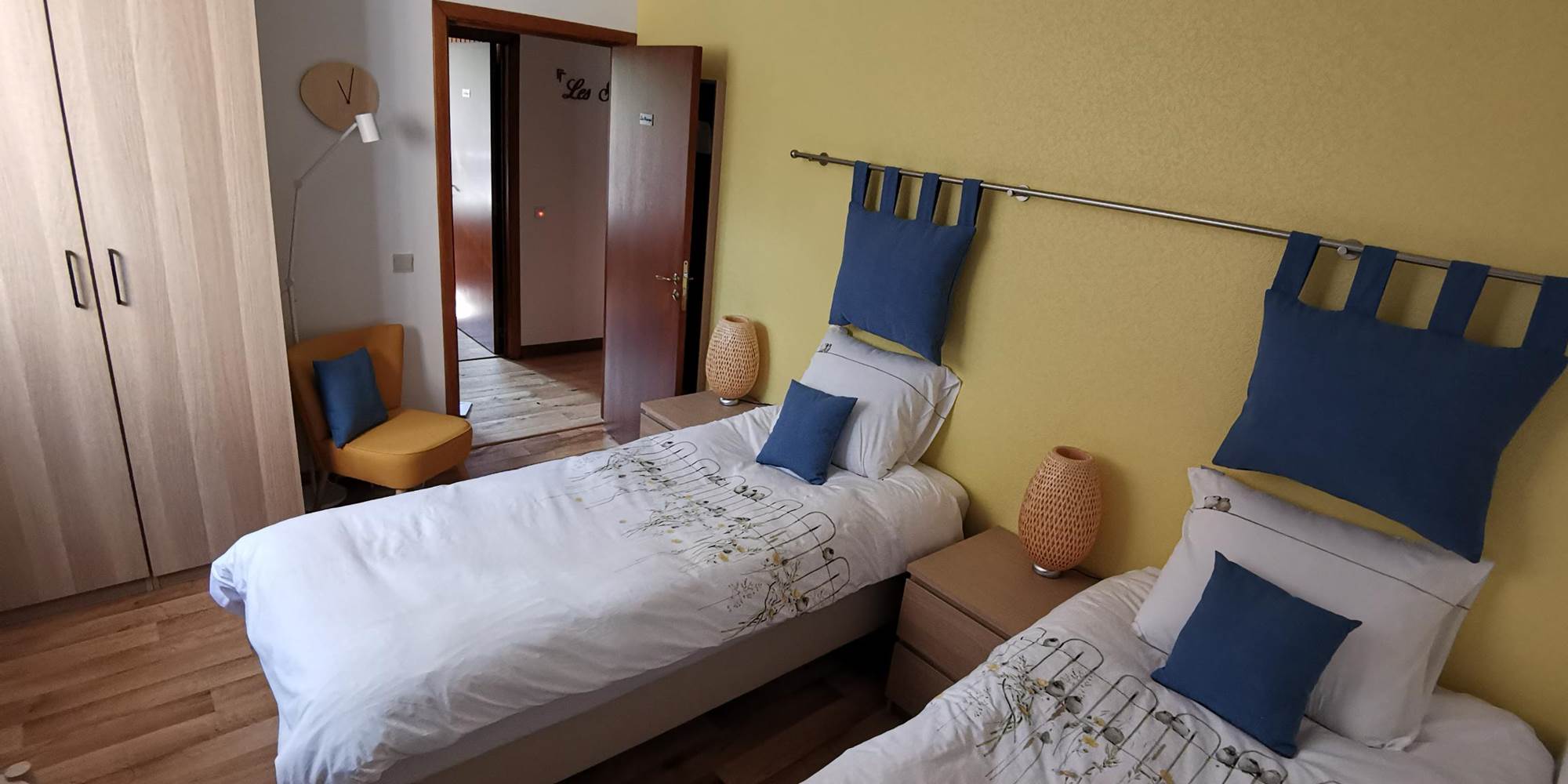 La chambre des Mésanges transformée en lits jumeaux