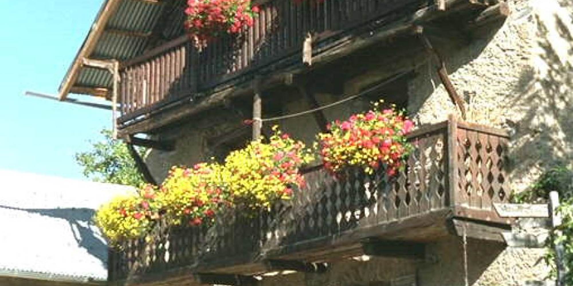 Singuigneret hameau fleuri.