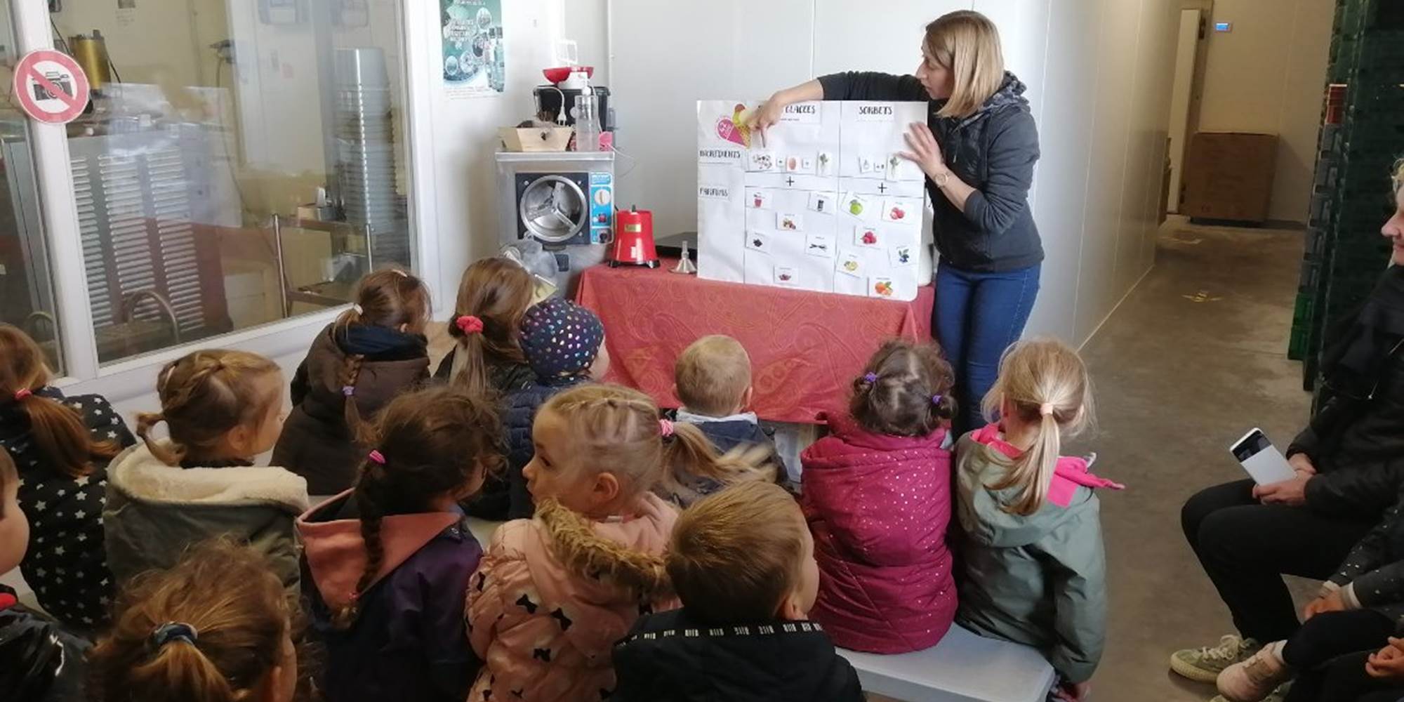 Visite du lait a la glace,Ferme des delices foréziens,ferme pédagogique,vache,accueil,visites,scolaire,loire forez,42,st cyr les vignes