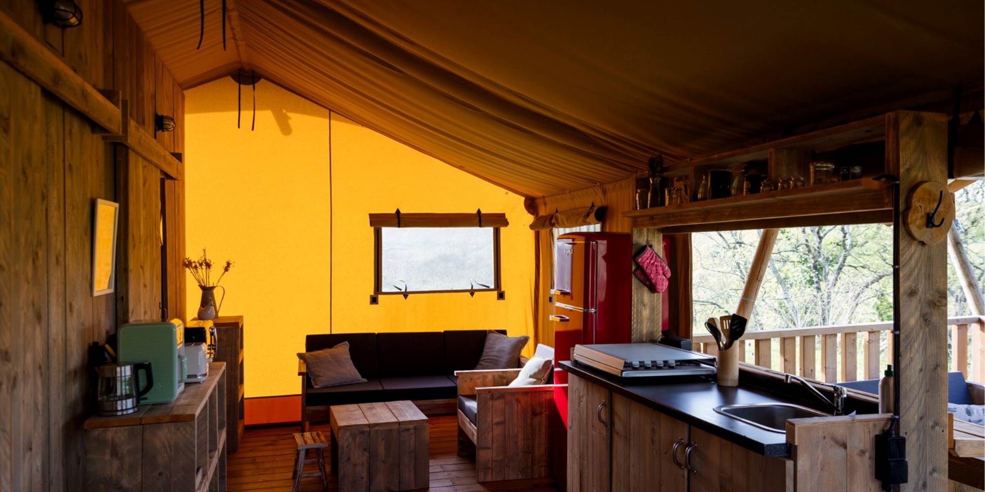 vue d'ensemble cuisine et salon écolodge dreamer 2