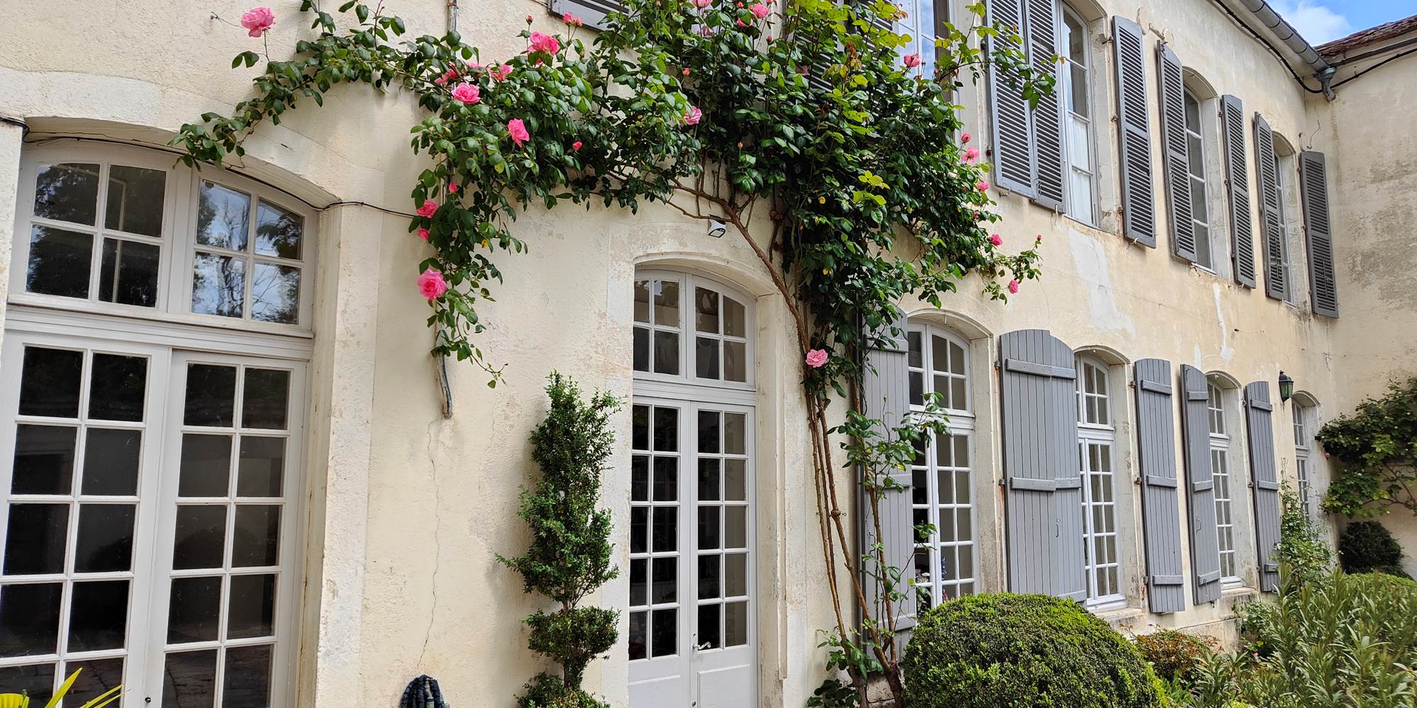 Côté Cour