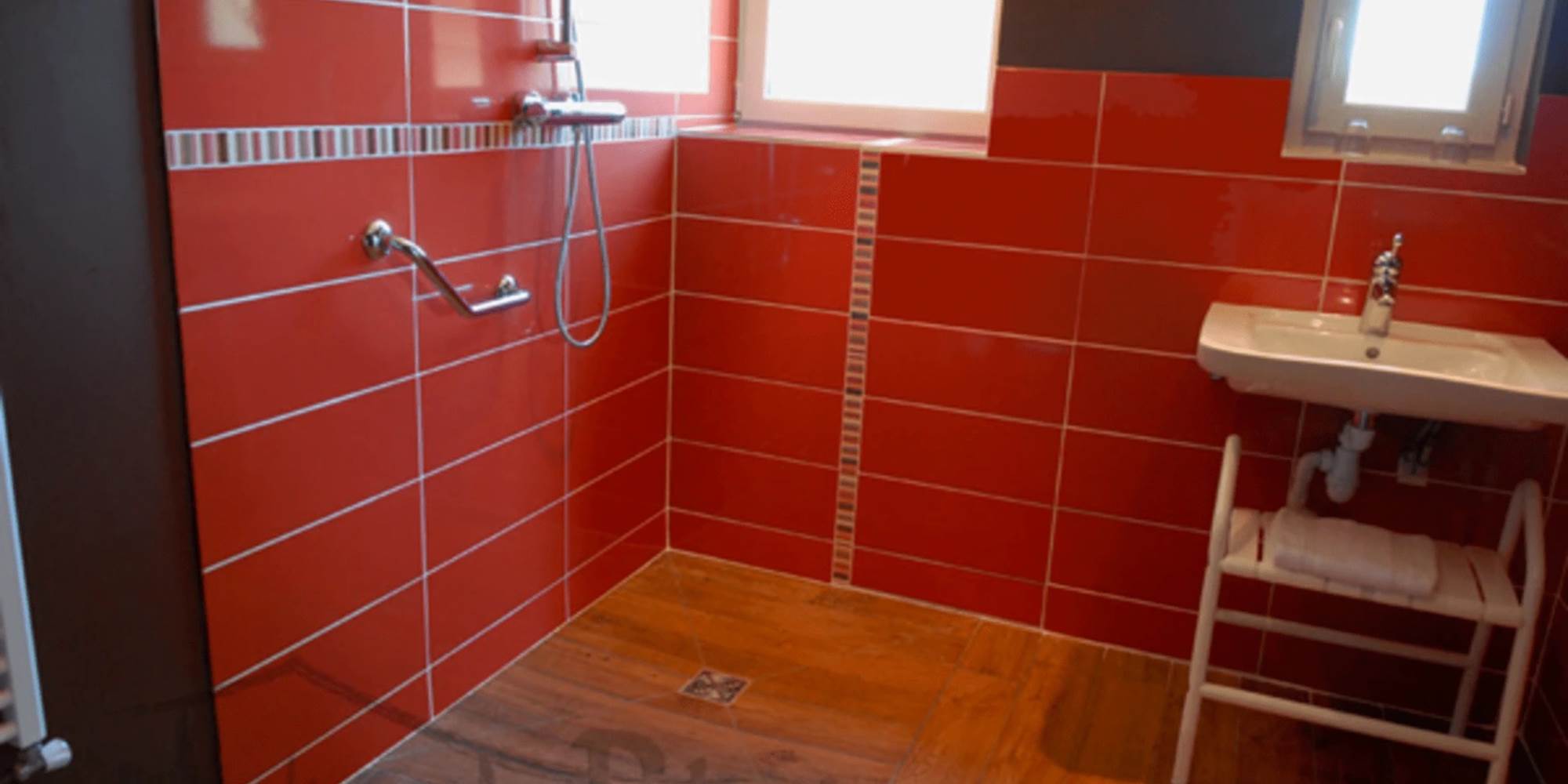 salle de bain PMR - Chambre Le Petit Marchand de Sable