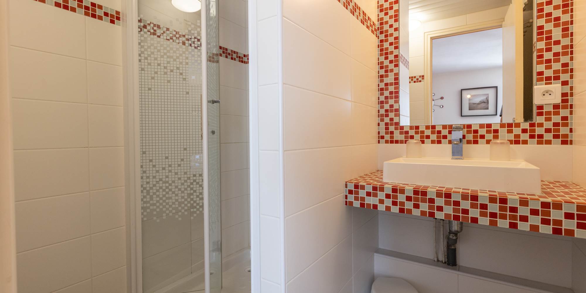 SALLE DE BAIN REZ DE CHAUSSÉE