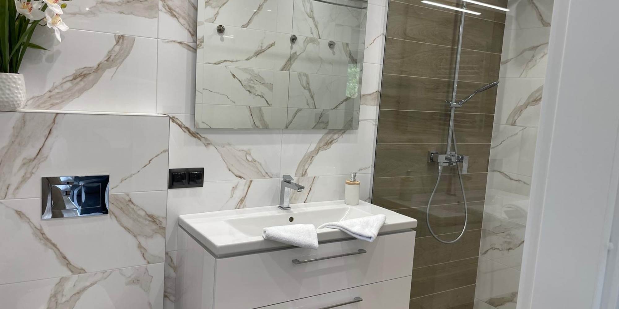 aec333f4-7e72-4d4e-a602-482332a7b649