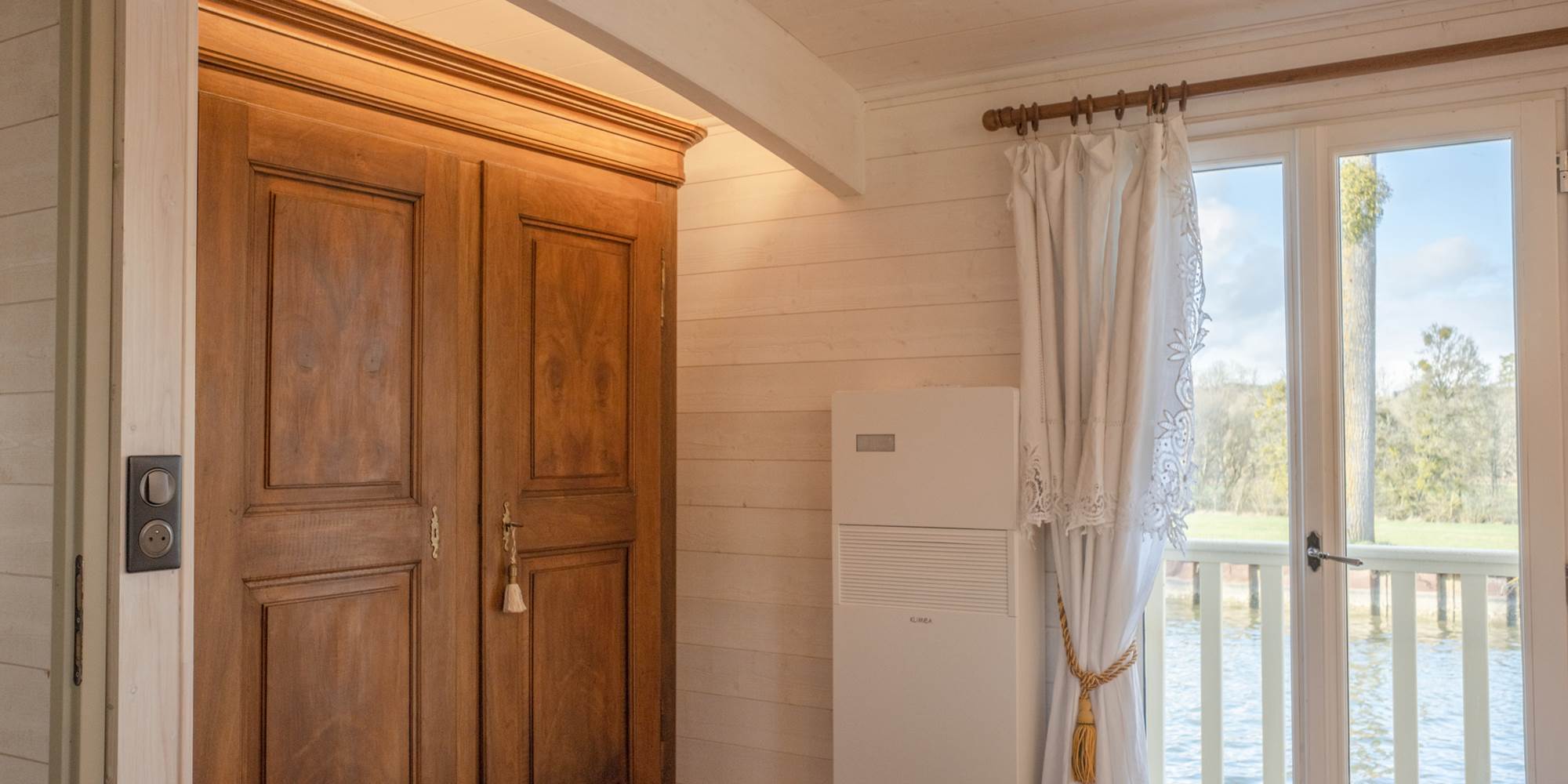 Rangement, Clim et vue du canal