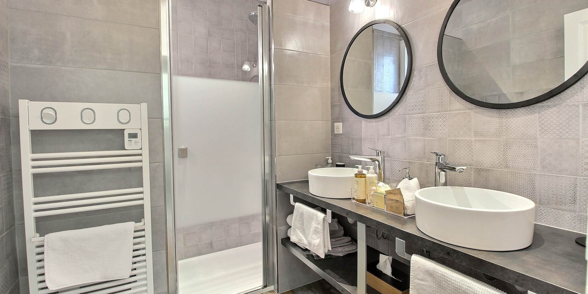 Chambre double supérieure SDB