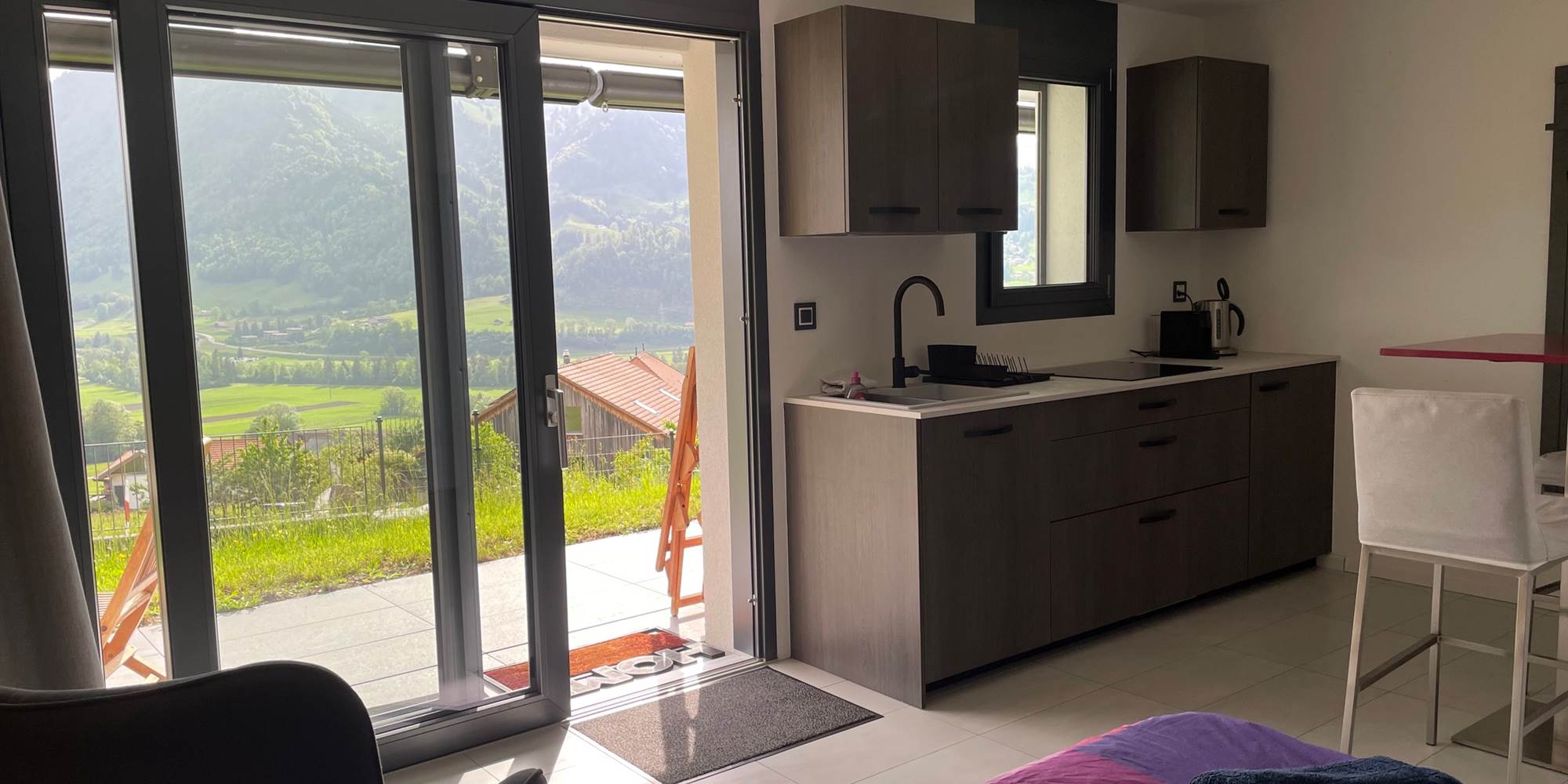 studio-chaleureux-montagne-gruyere-couple-weekend-romantique-suisse