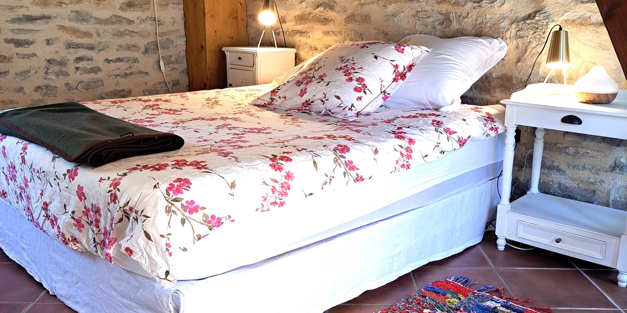 Chambre four à pain lit et chevets-chambre privative pour 1 ou 2 pers