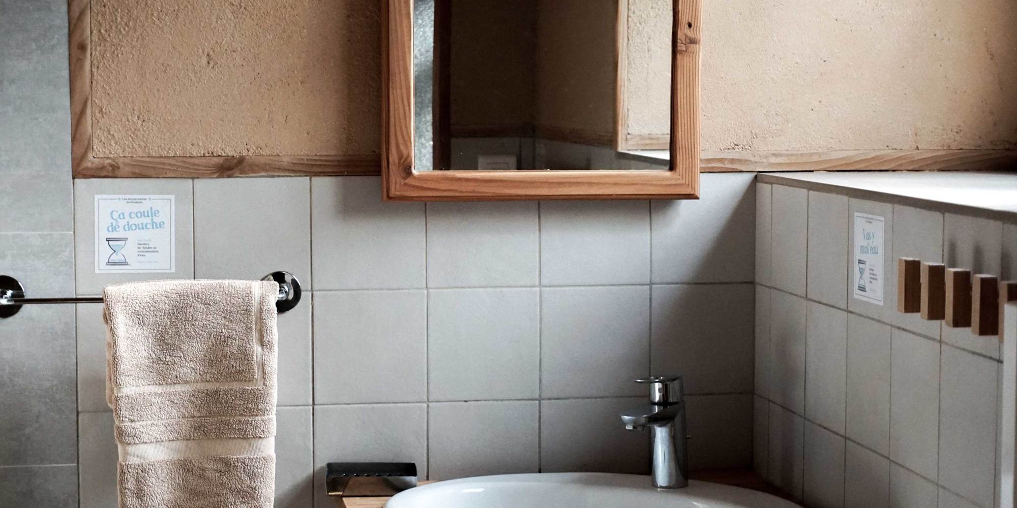 Salle de bain de l'Ecogite 1000 Pailles