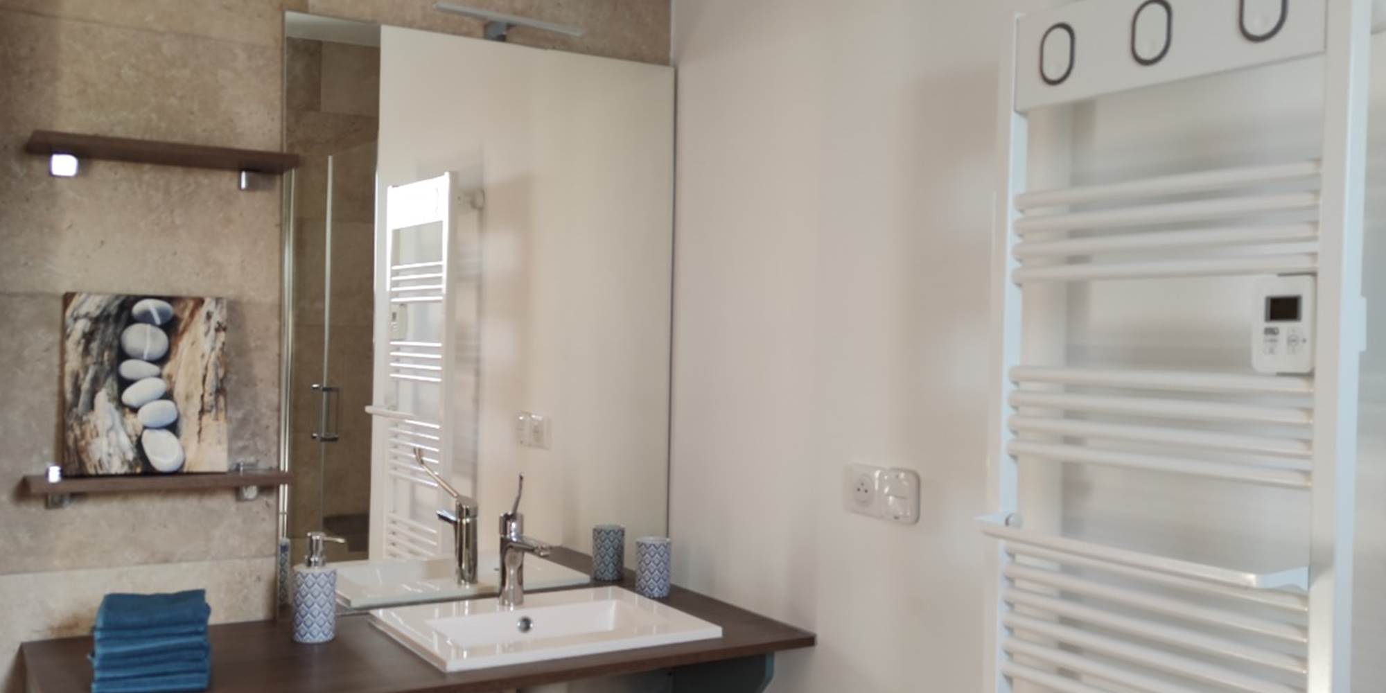 Gîte Castillon ***** - Salle de bain PMR - Jau Dignac et Loirac