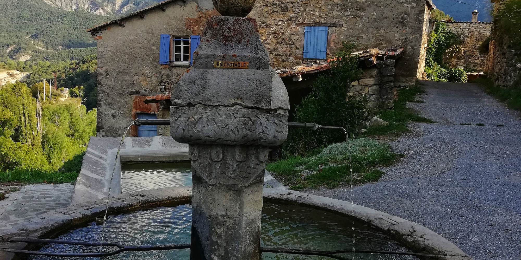 la fontaine du villageIMG_20180908_175333-01