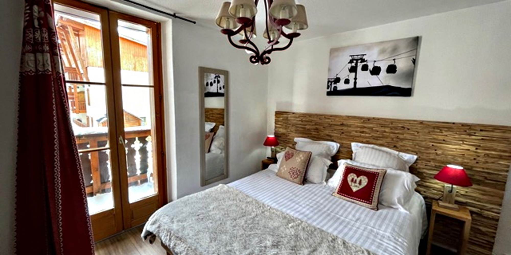 Chambre 12/14 côté parental avec balcon