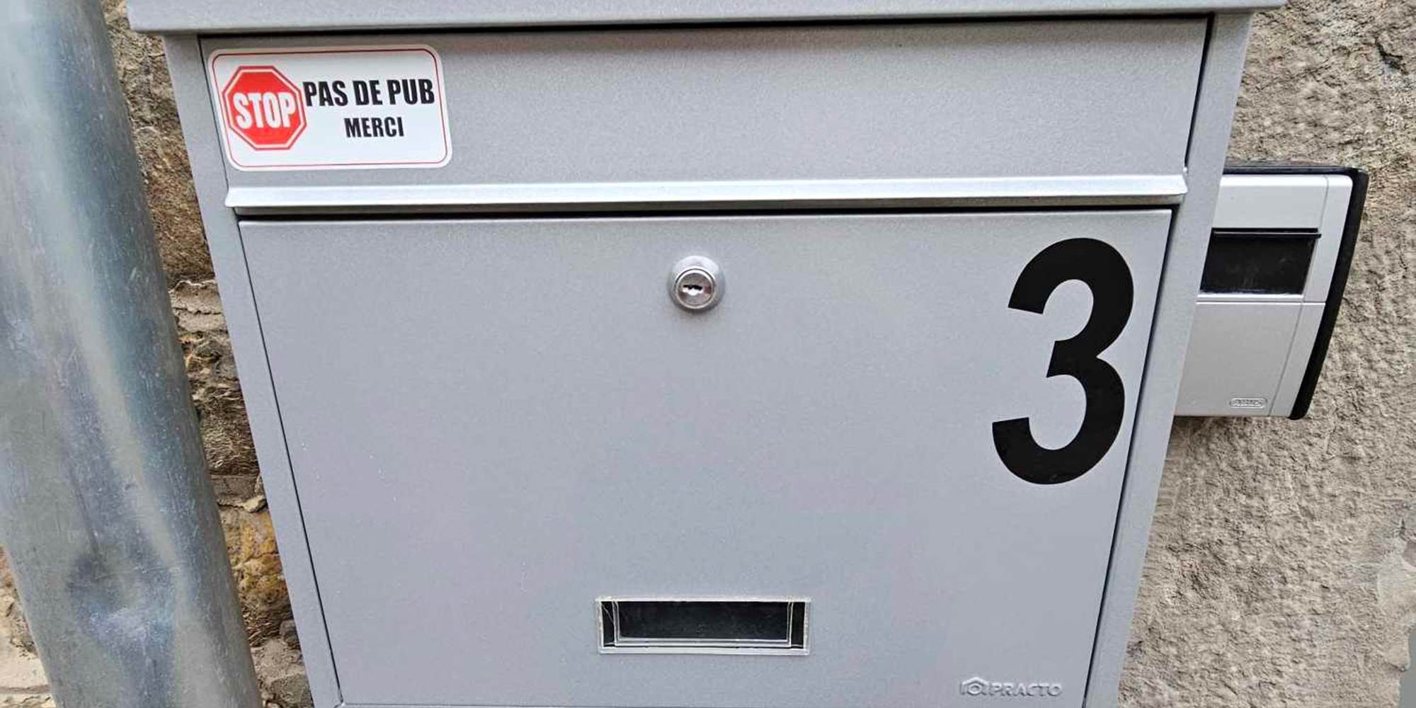 L'ESCAPADE-DE-SAINT-HUBERT-Boîte-Aux-Lettres-presta