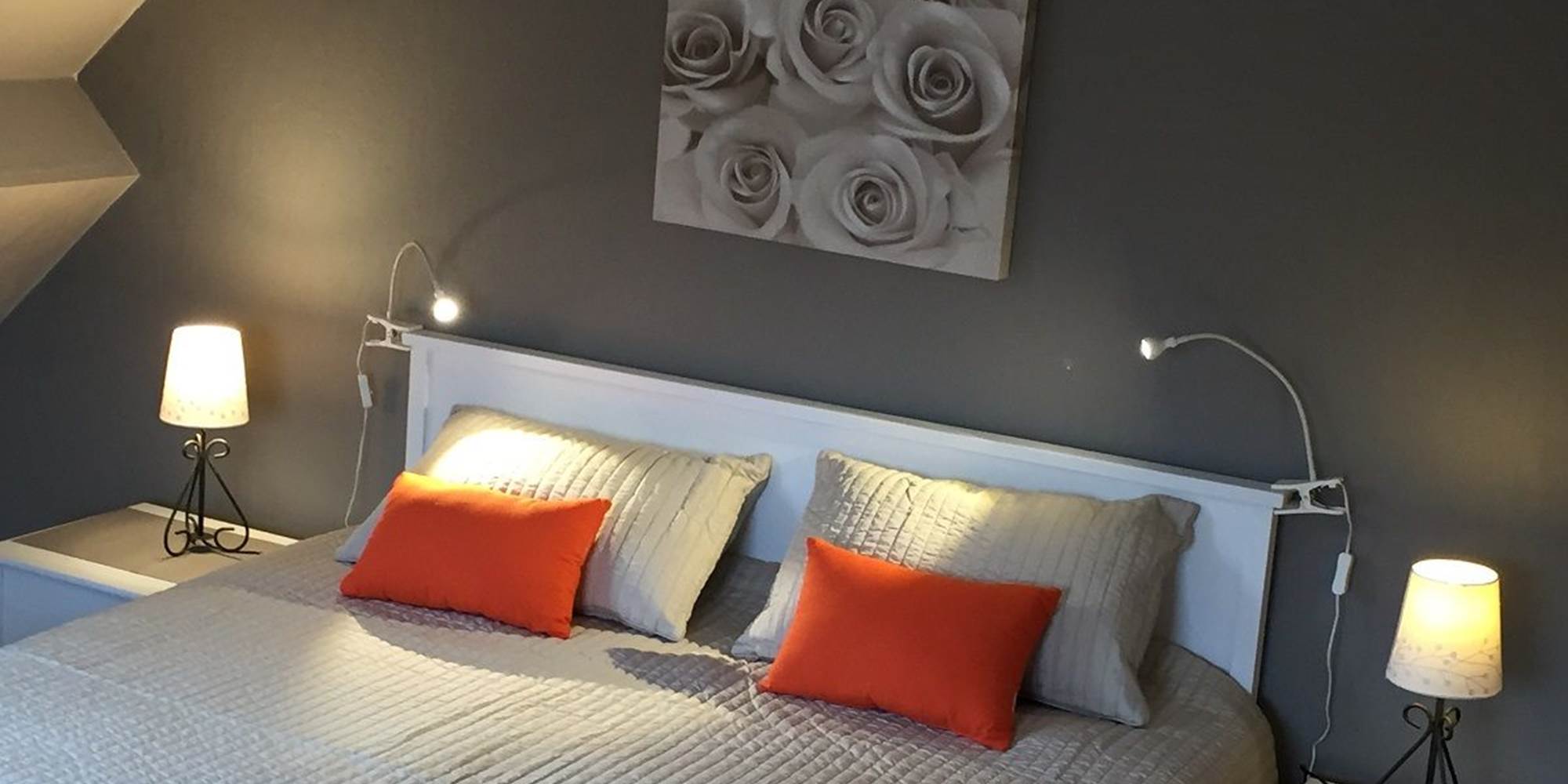 Chambre double, évier, fauteuil