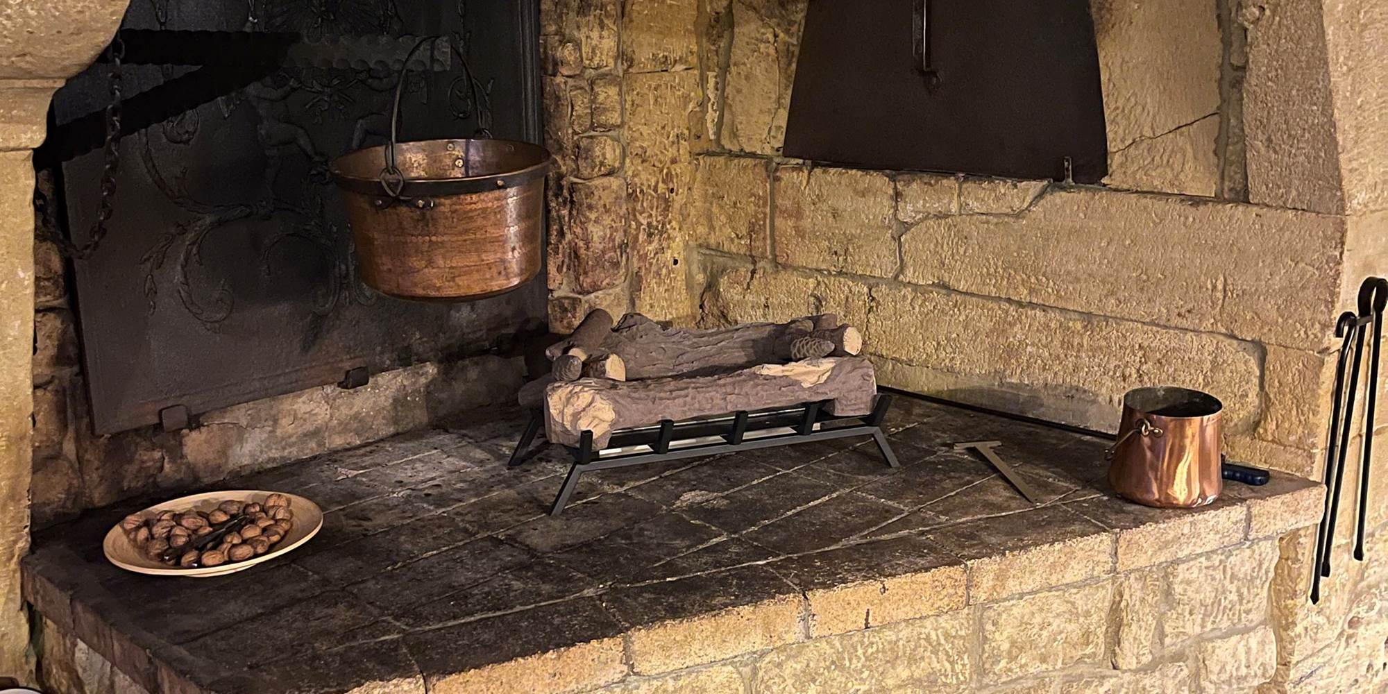 Rez-de-chaussée - Âtre