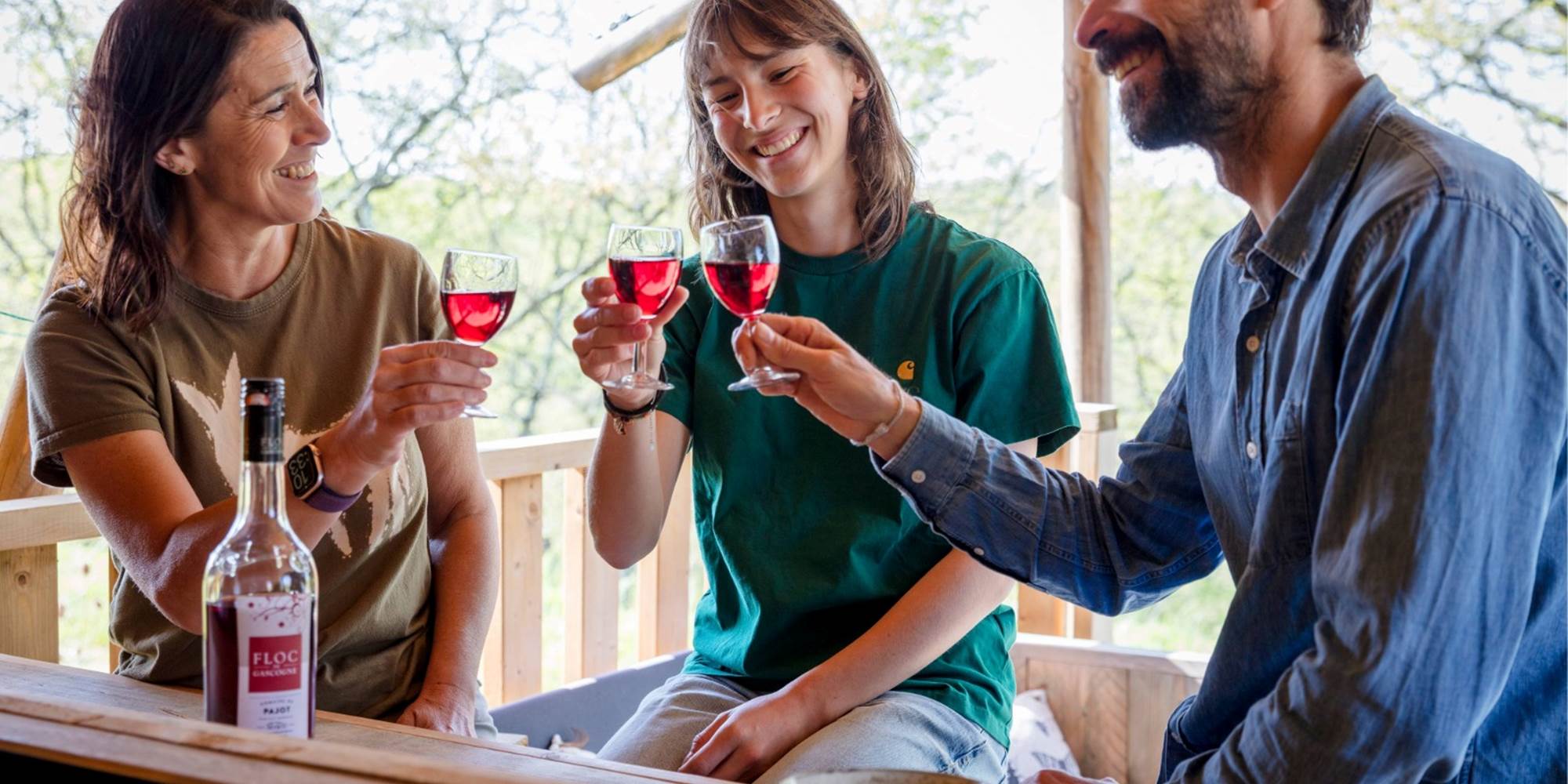 apéro entre amis terrasse écolodge dreamer