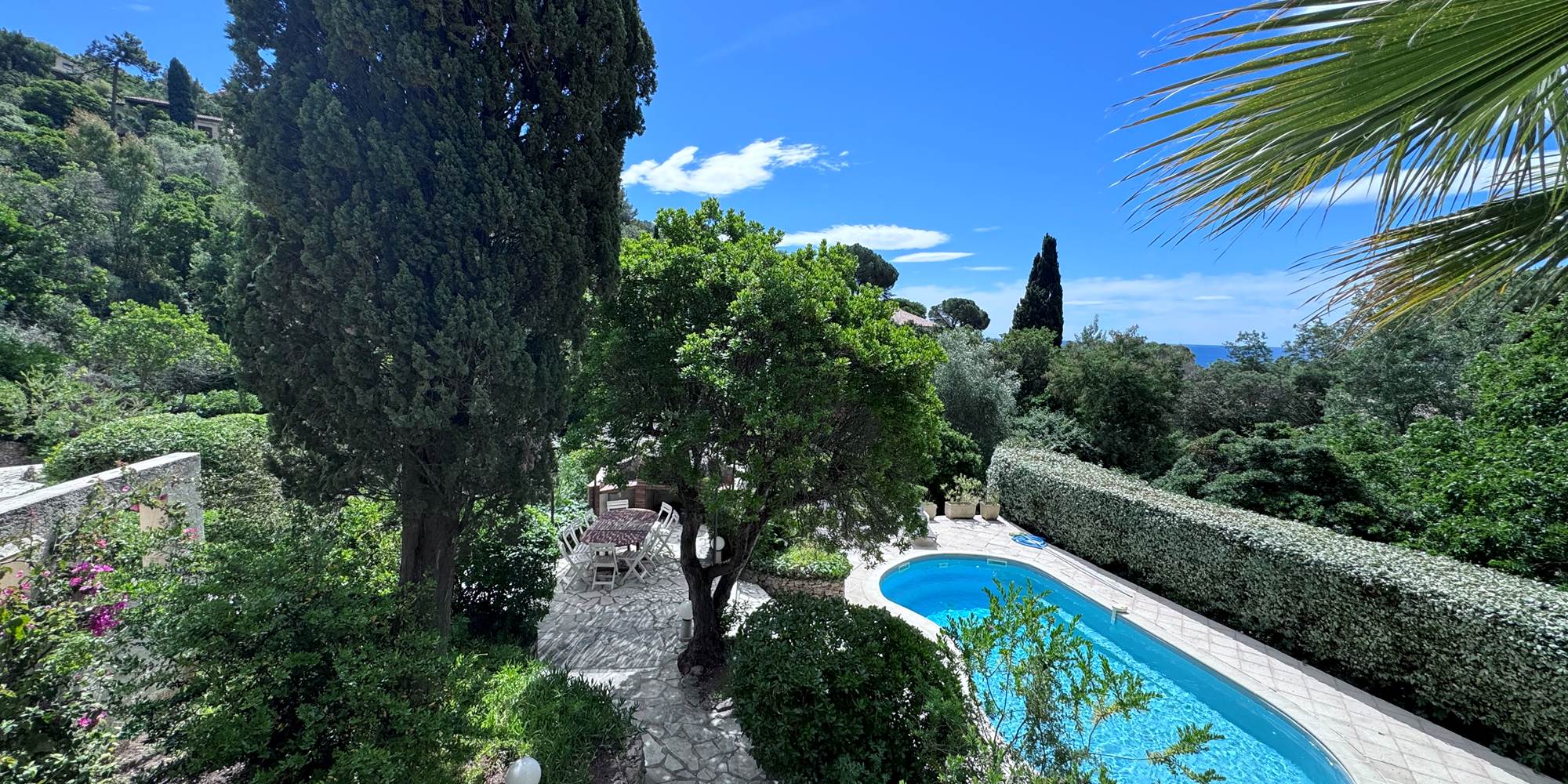 VILLA AGATHEA - LES ISSAMBRES -  LA PISCINE