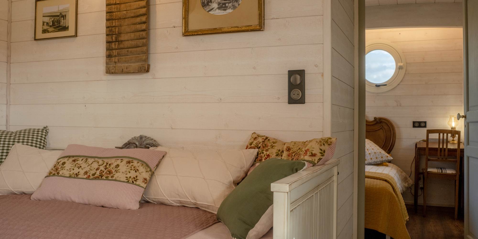 Banquette/lit double dans le salon