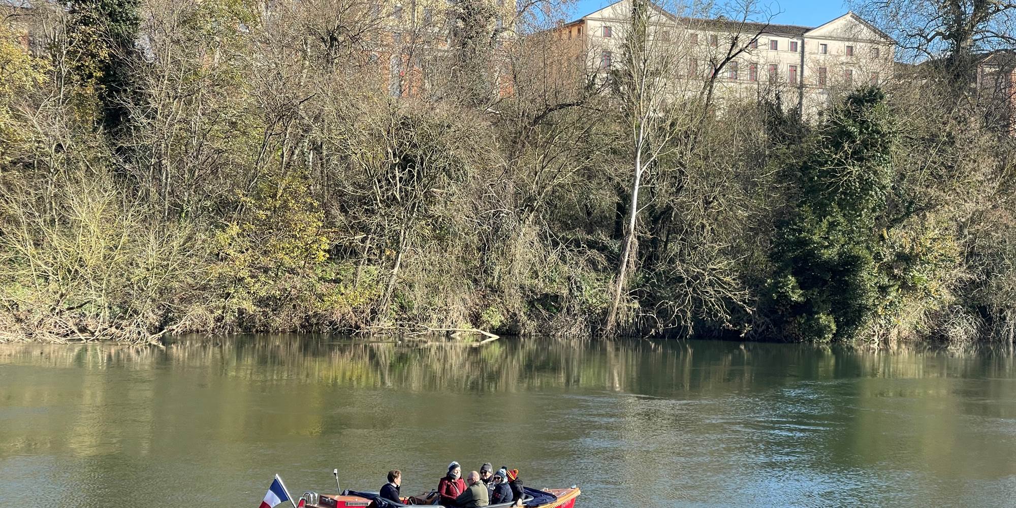 Le Daphné, sous l'Abbaye des Capucins et le Dali Hôtel
