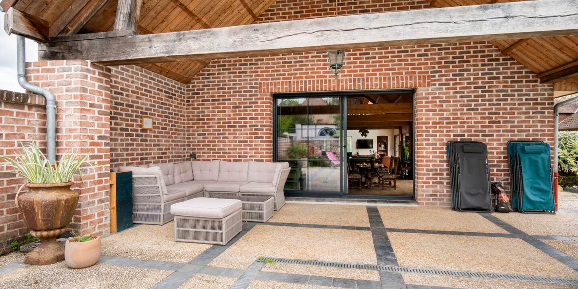 Lion Mallet, le salon extérieur