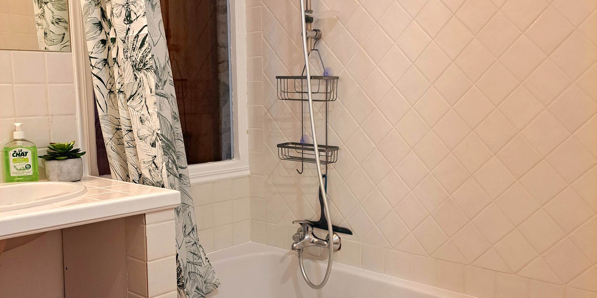 Salle de bain Chambre rouge RDC1765