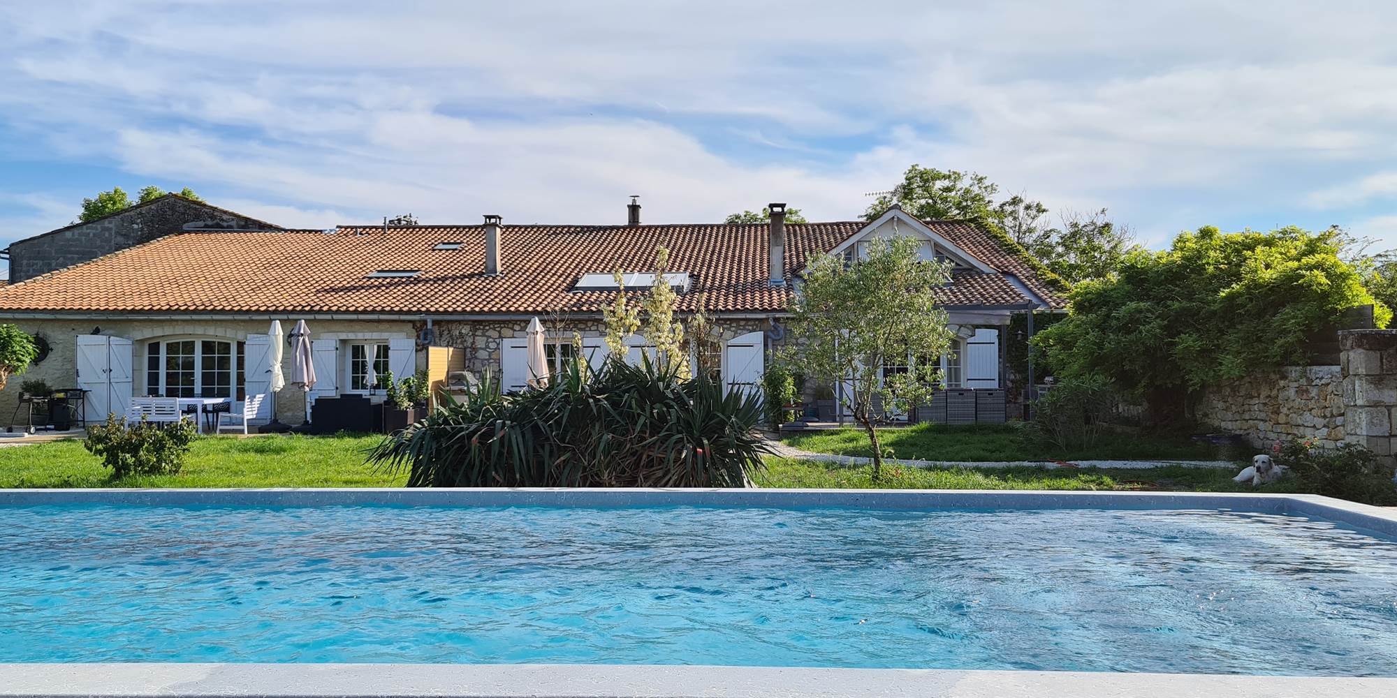 Côté piscine à Jau-Dignac et Loirac
