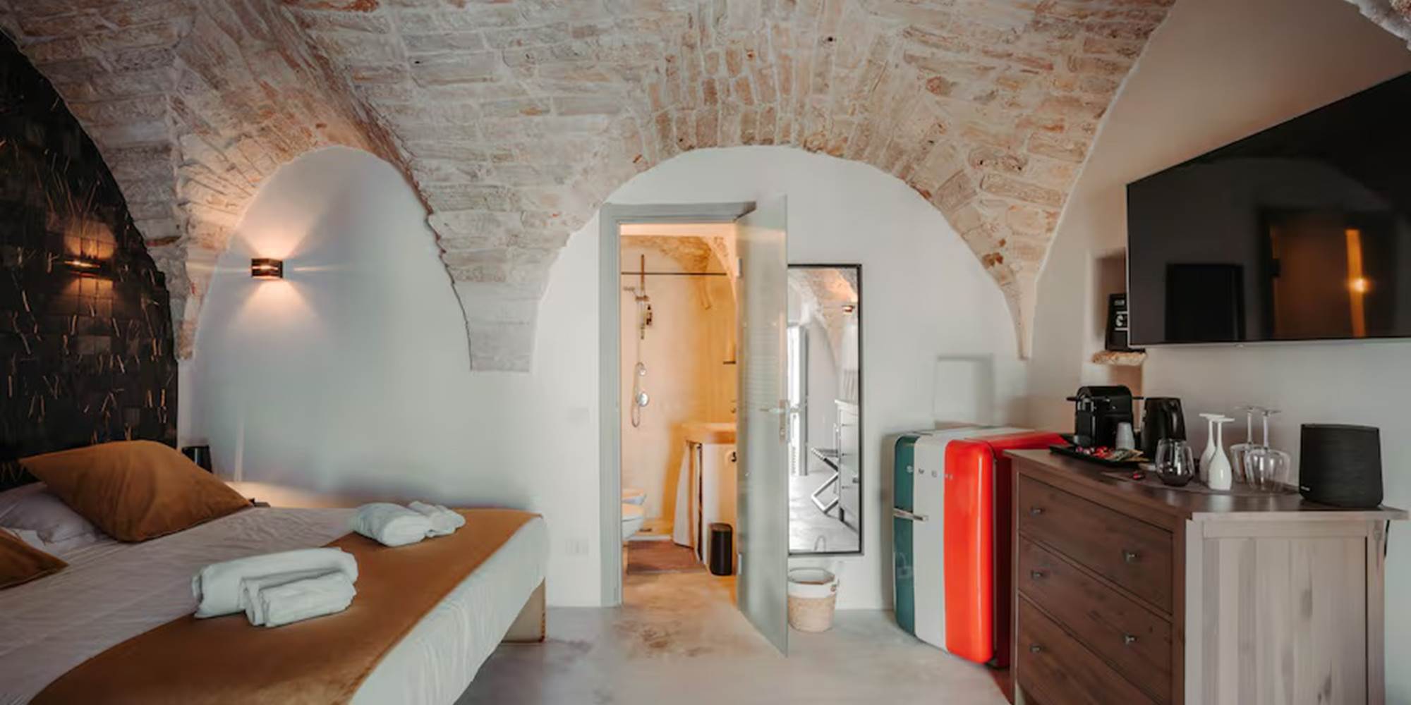 f385eb97-22c4-4b01-992b-13fef8693a2e