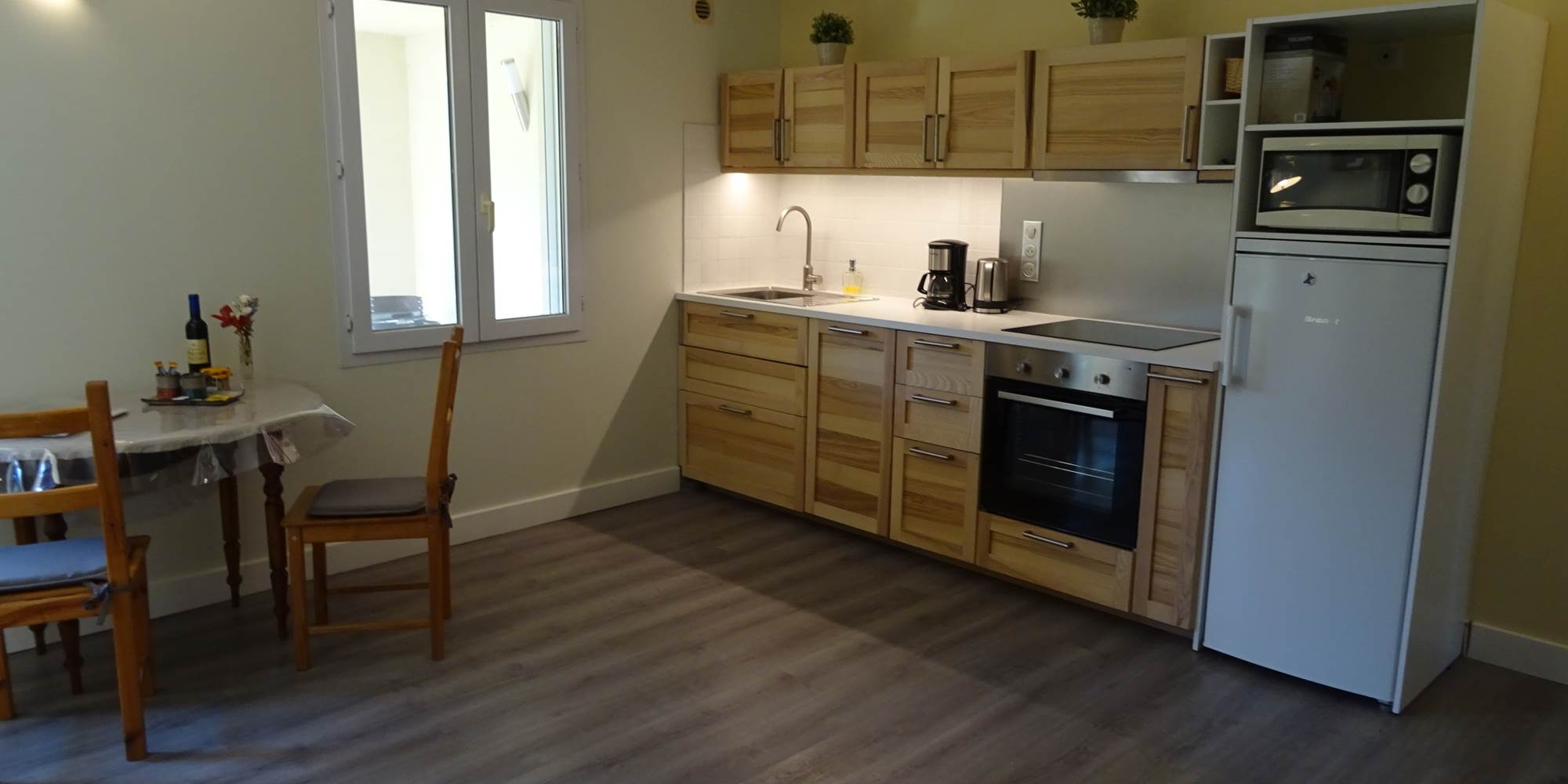 Espace cuisine, entièrement équipée, Salle à Manger