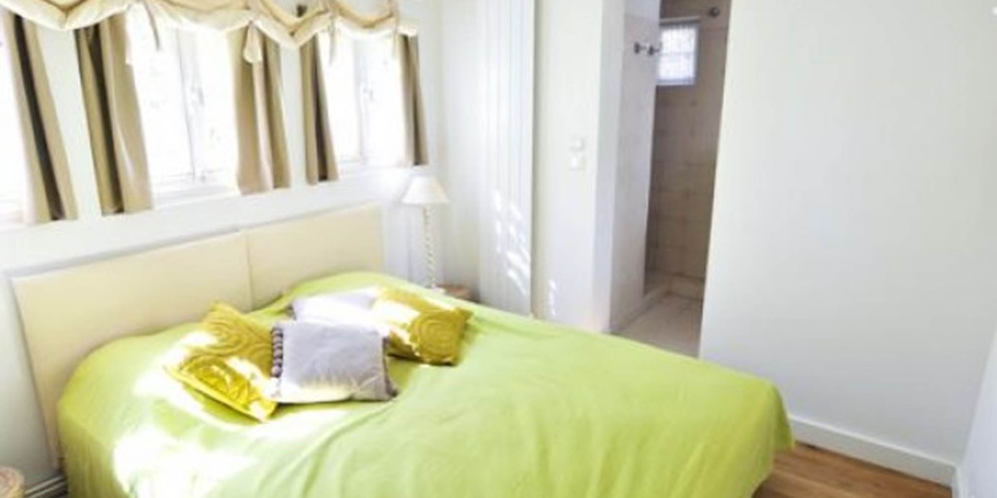 Chambre RDC avec sa salle de bain/wc privée